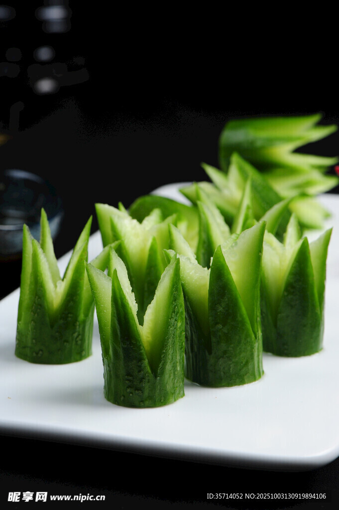 創(chuàng)意黃瓜擺盤造型