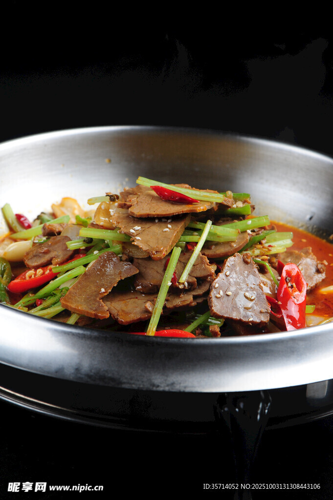 美味干鍋牛肉蔬菜組合