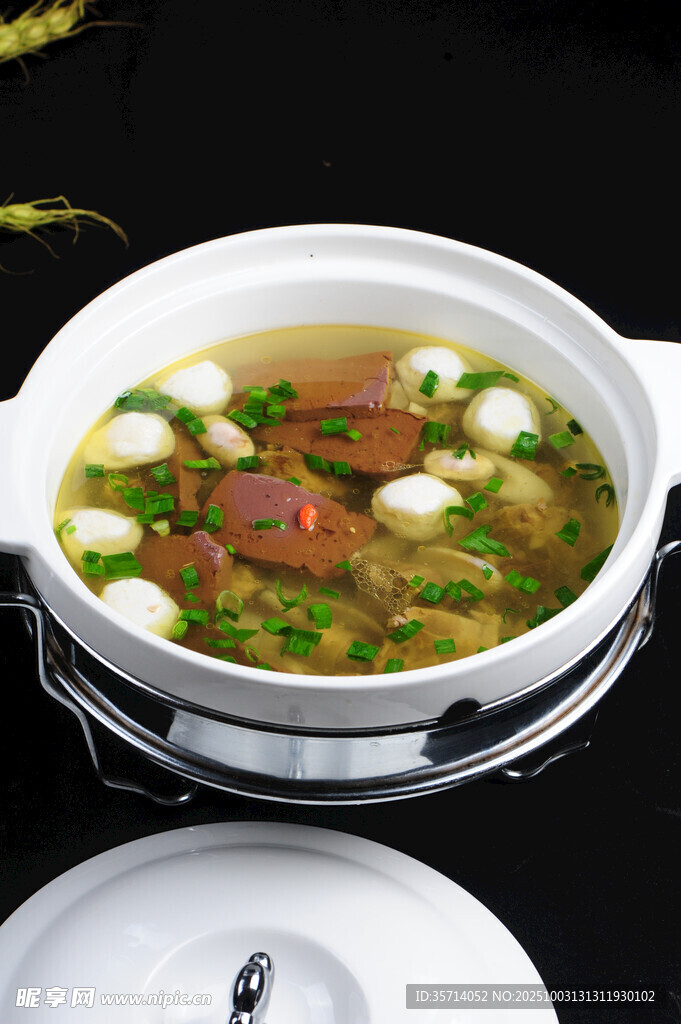 鮮美肉丸蔬菜湯