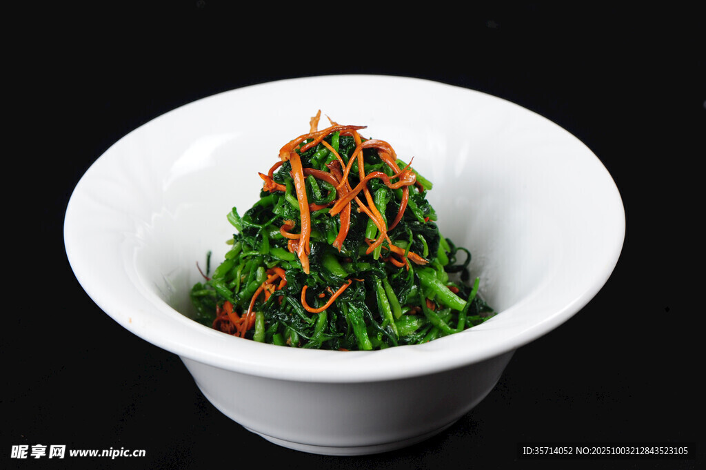 涼拌野菜配胡蘿卜絲