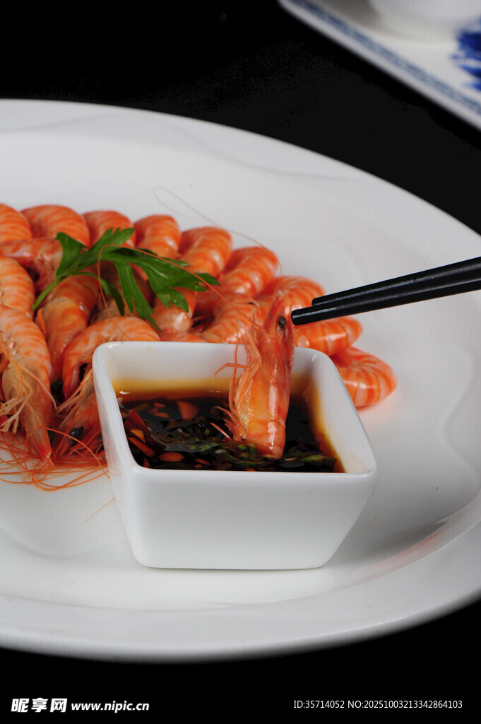 美味鮮蝦配蘸料