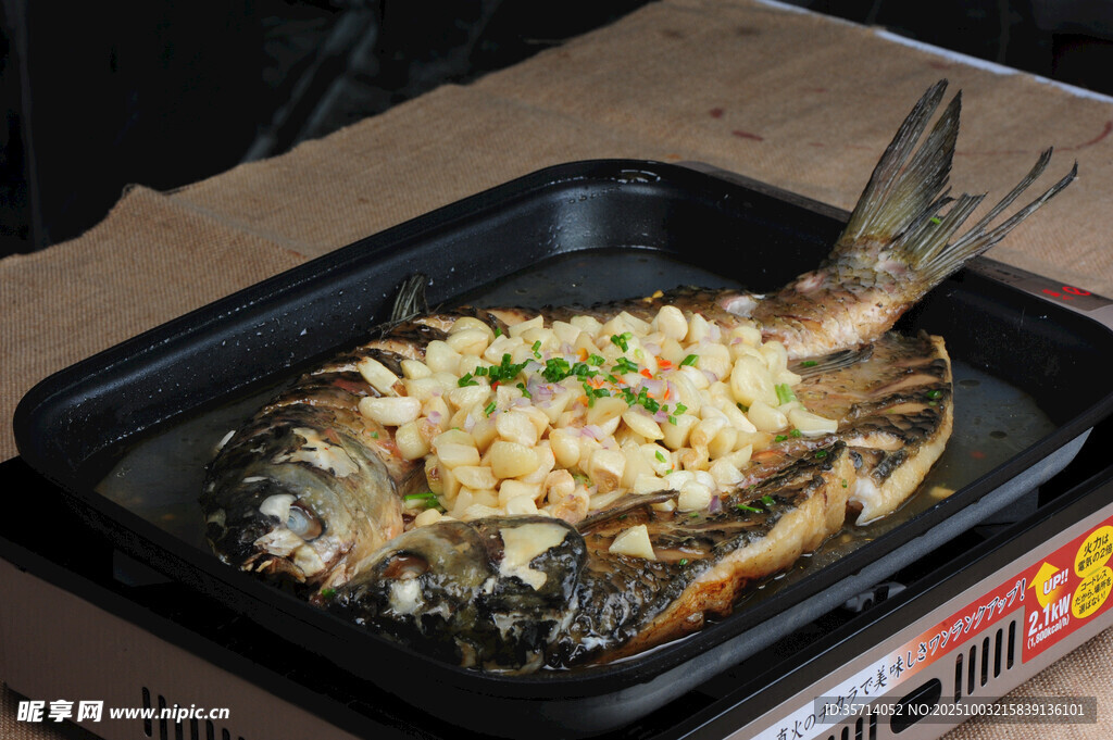 香煎鯽魚撒蔥花