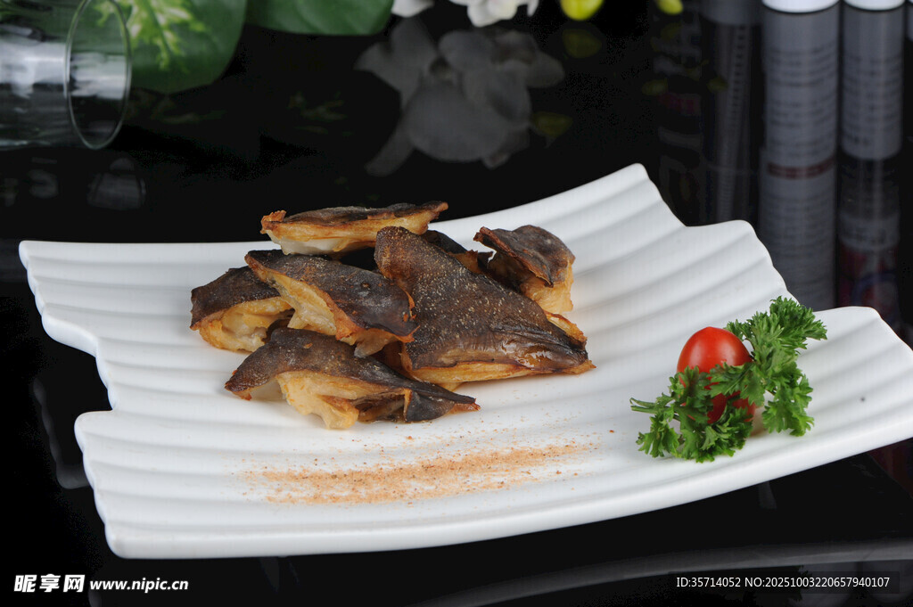 香煎美味魚塊擺盤精致