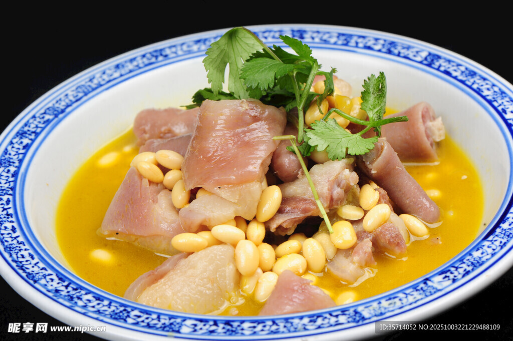 黃豆豬肚湯營養(yǎng)美味佳肴