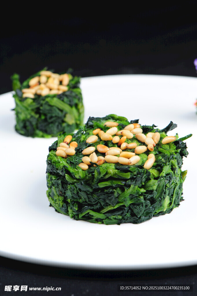 菠菜堅(jiān)果擺盤(pán)美食