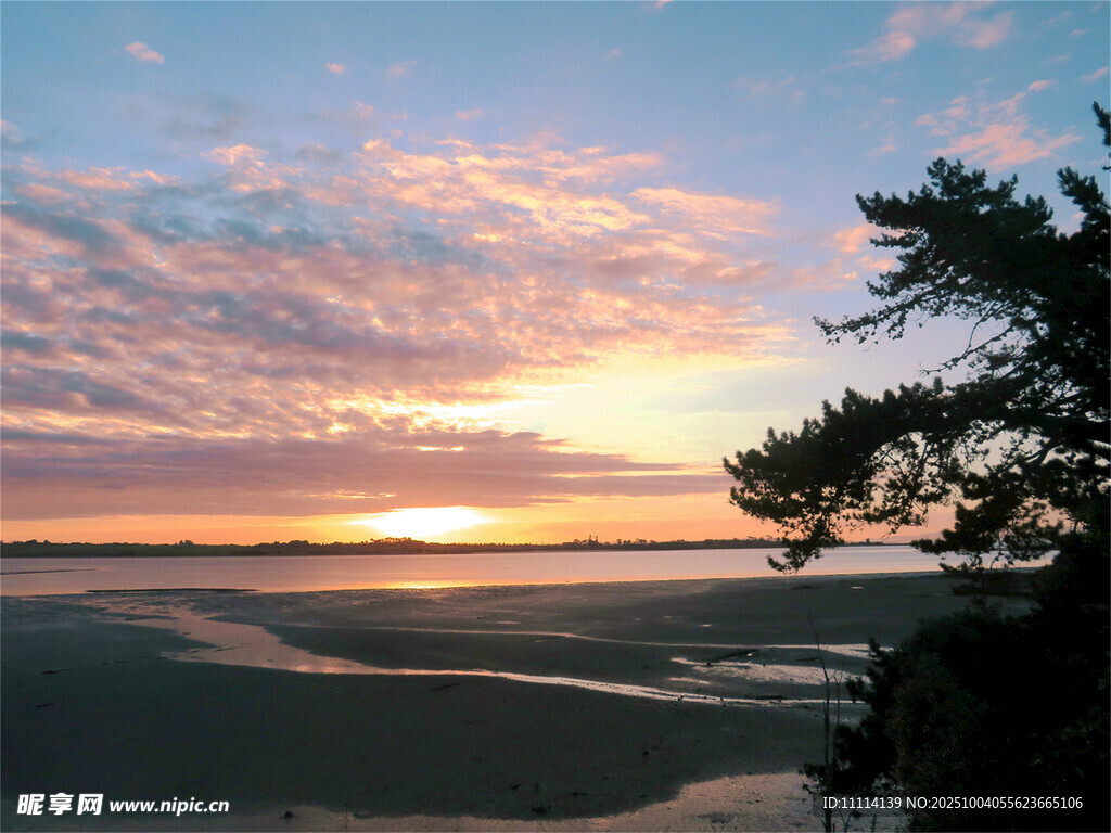 海邊日落美景