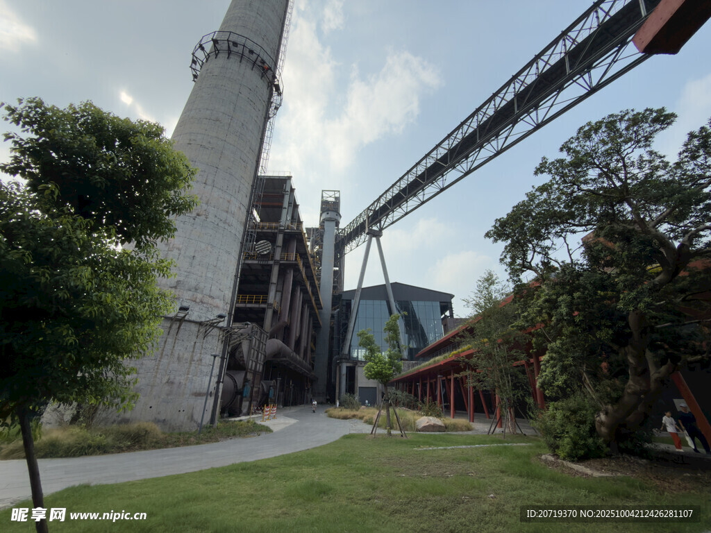 廢棄工廠的滄桑工業(yè)遺跡