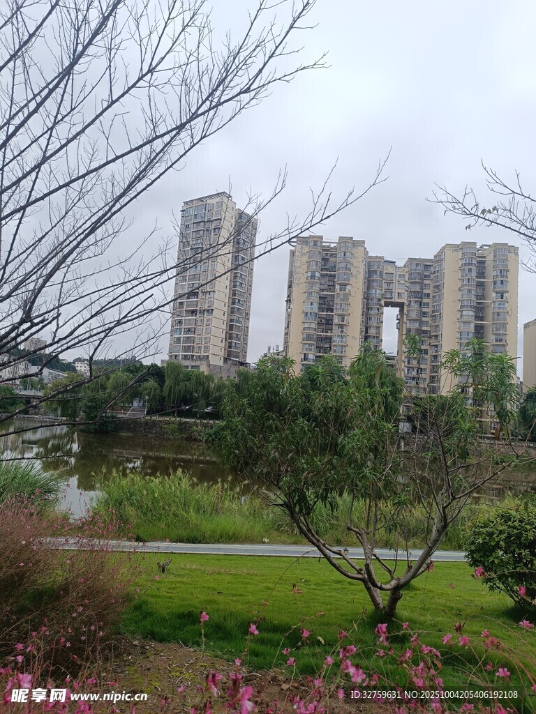 城市住宅區(qū)周邊綠化景觀