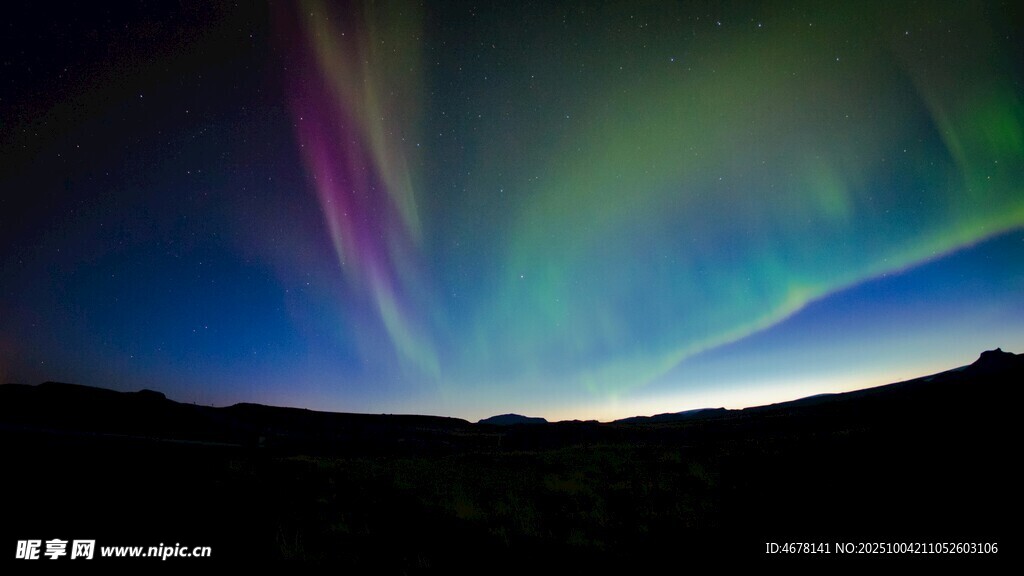 夜空中絢爛的極光美景