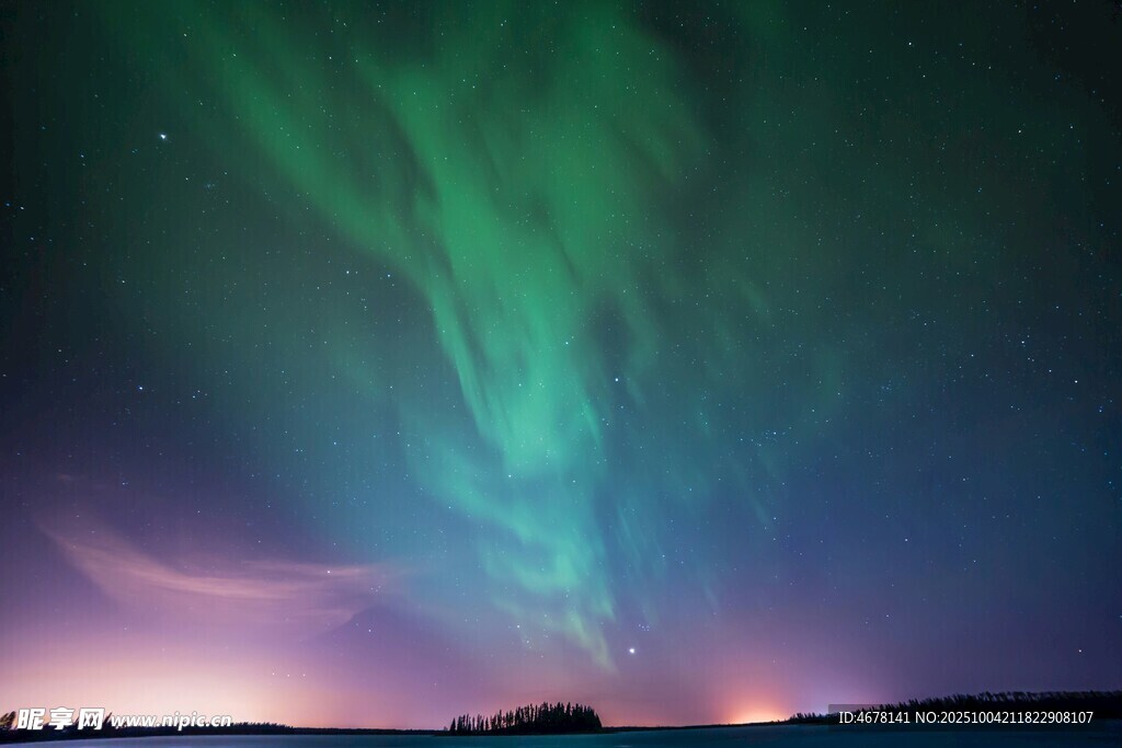 夜空中絢爛的極光美景