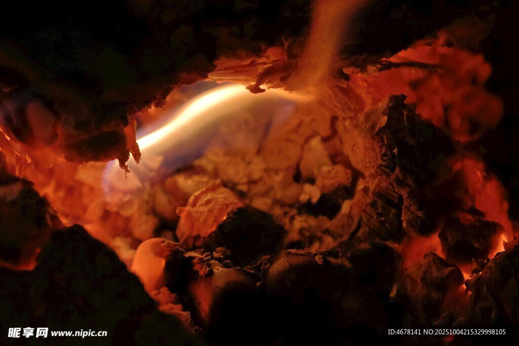 火山口巖漿噴發(fā)景象
