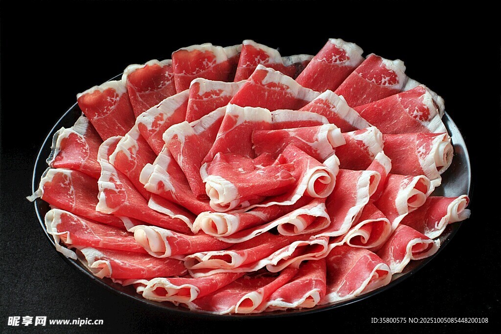 精美擺盤的鮮嫩牛肉卷