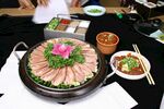 精美擺盤的豐盛肉片美食