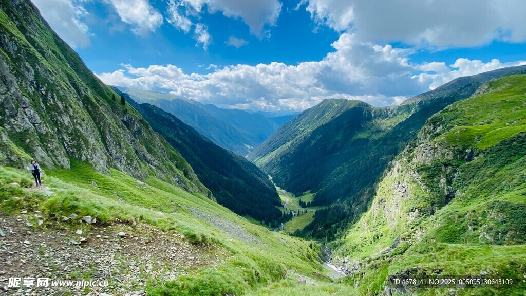 山間綠野美景