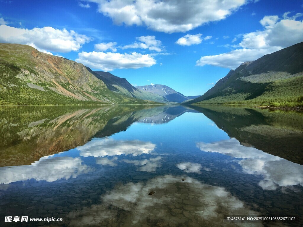 寧靜山水間的絕美湖景