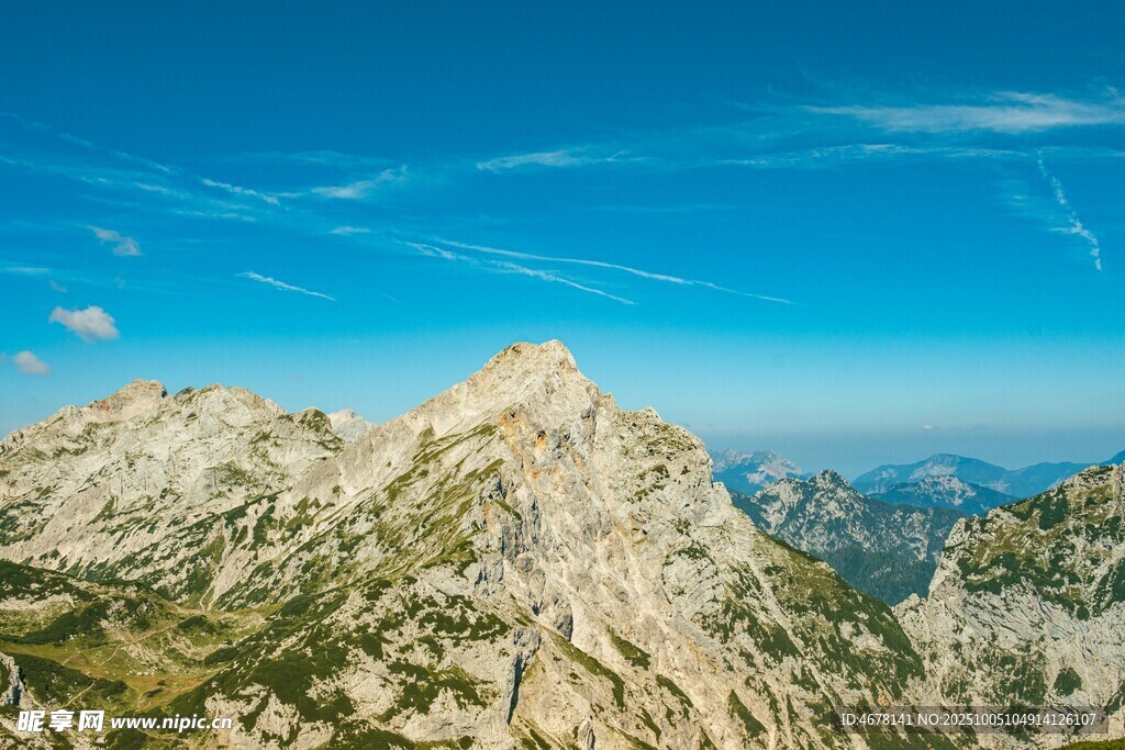 壯麗巍峨的高山景致