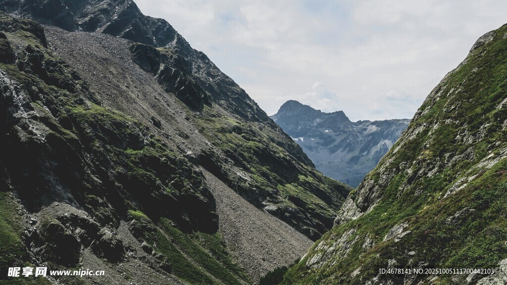 壯麗山巒景色