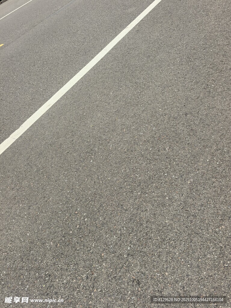 道路上的白色標(biāo)線