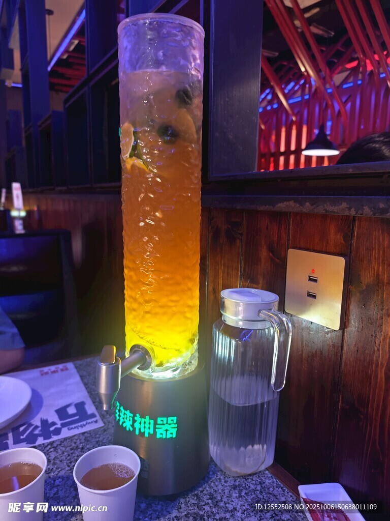 酒吧中的特色高大飲品