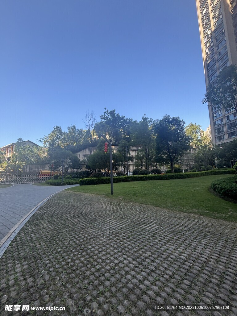 城市中的開(kāi)闊步道景觀