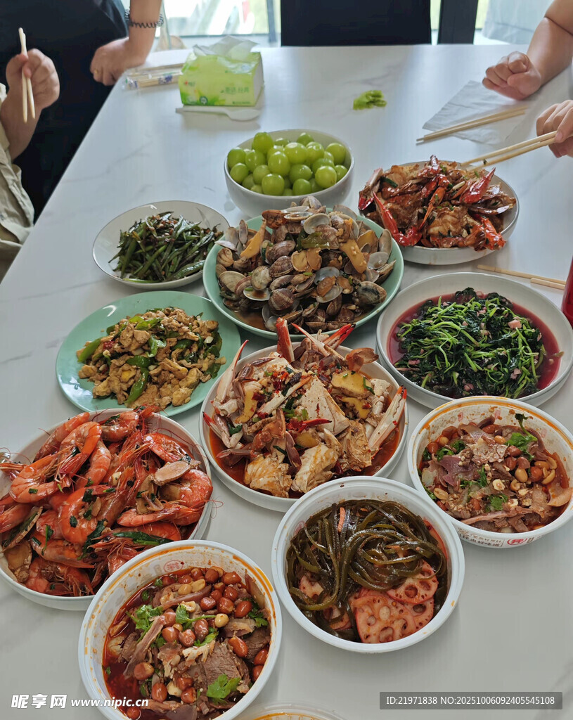 豐盛一桌家常菜