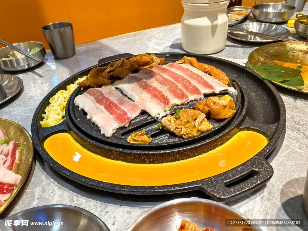 韓式烤肉美食誘人場景