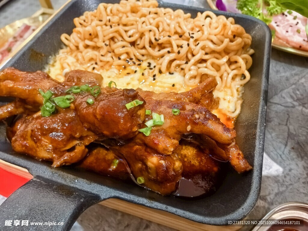 美味烤雞腿配方便面