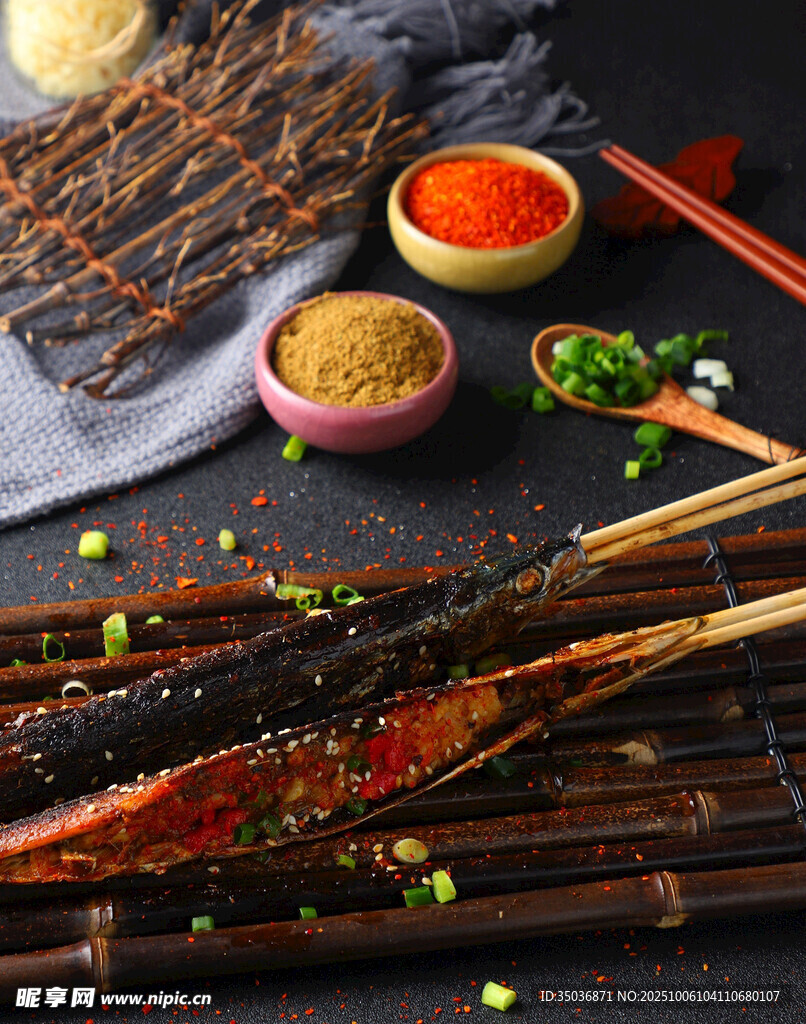 美味烤串與多樣調(diào)料