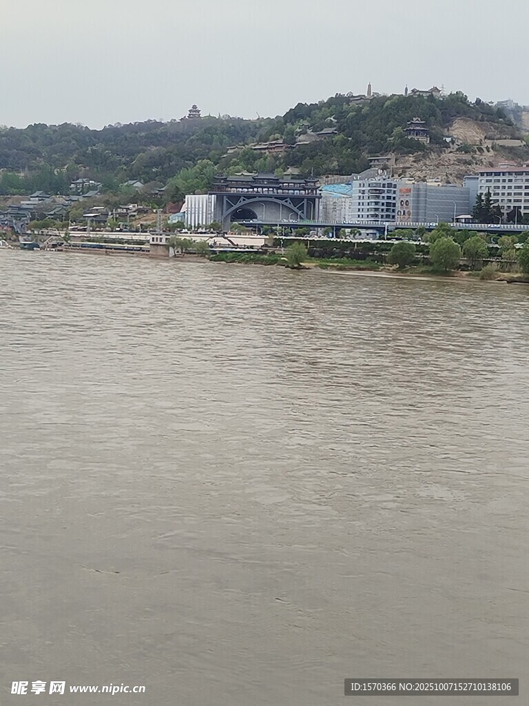 江邊景色