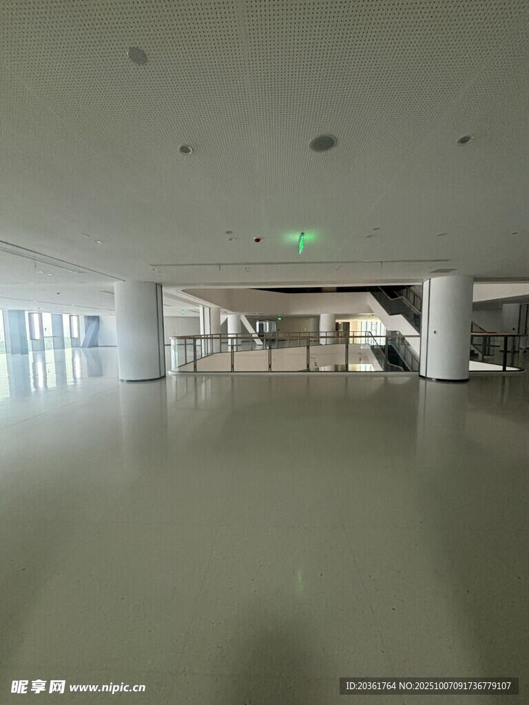 空曠室內(nèi)空間展示