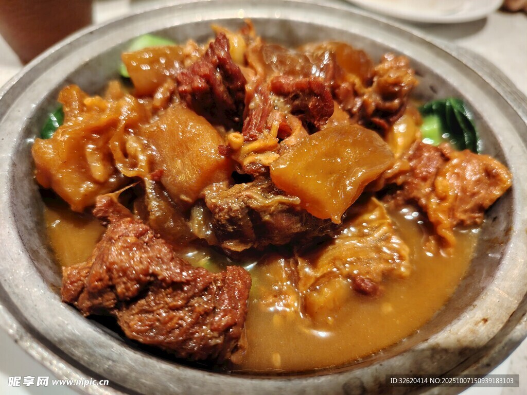 牛腩煲