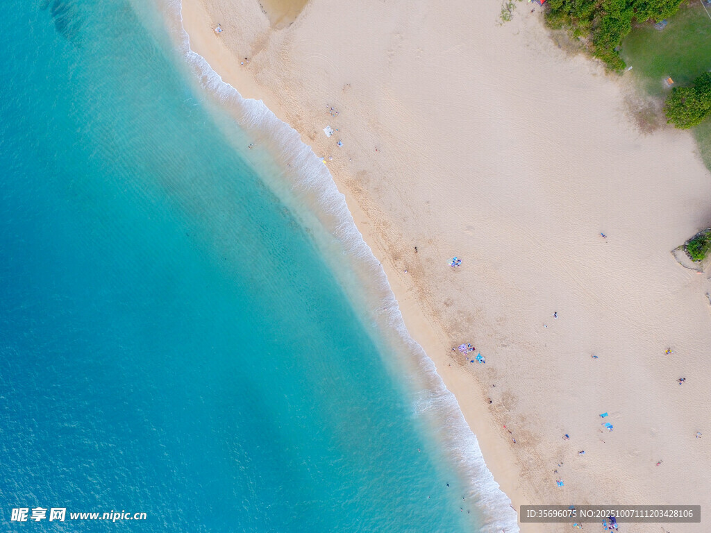 美麗海灘俯瞰美景
