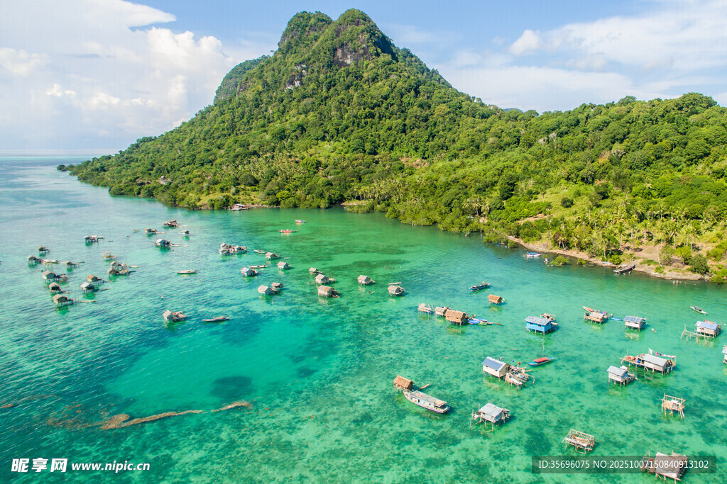 美麗海島與海上漁排景觀