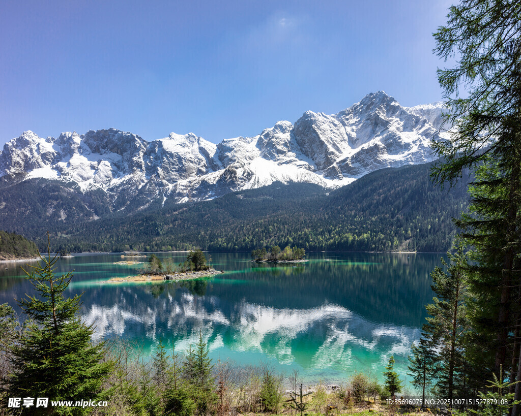 阿爾卑斯山畔的絕美湖景