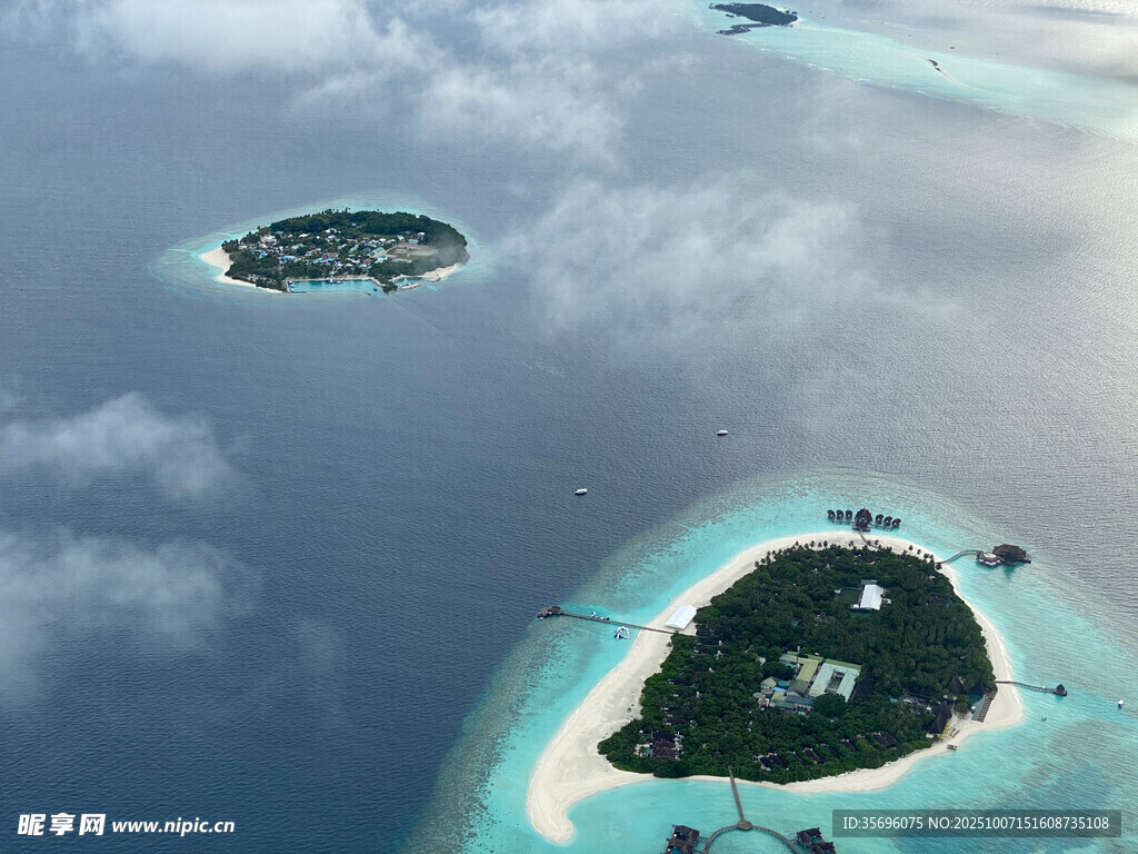 美麗海上島嶼風(fēng)光