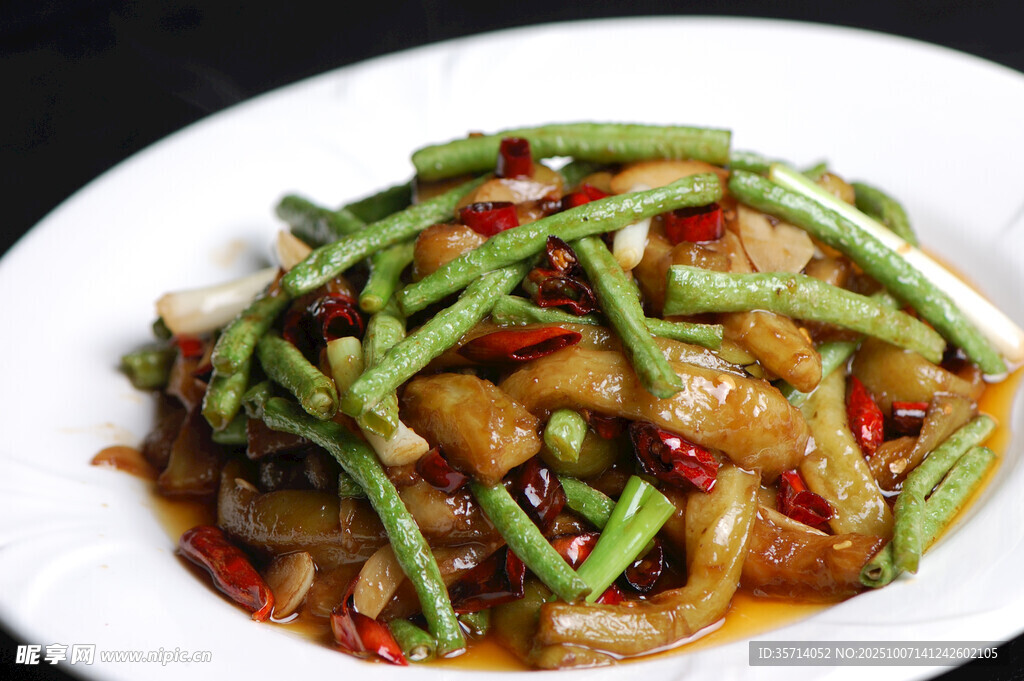 香辣豆角炒肉塊