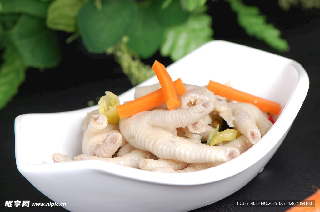 美味雞雜菜肴
