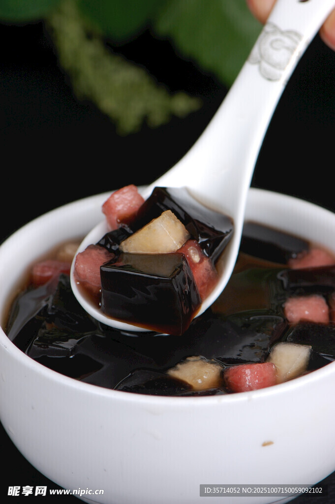 美味什錦龜苓膏