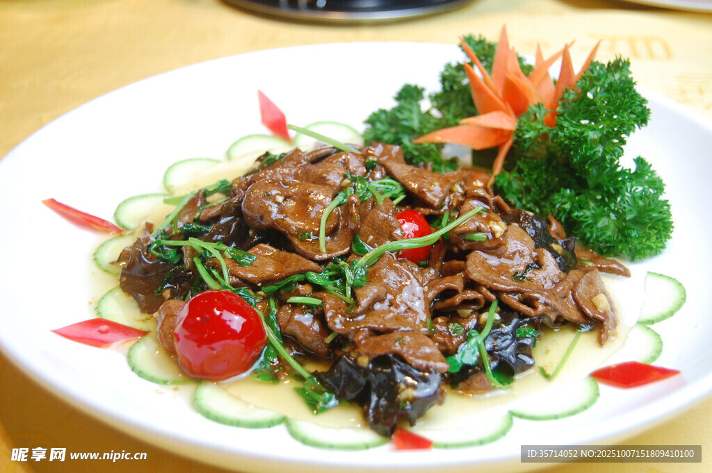美味炒牛肉擺盤精致