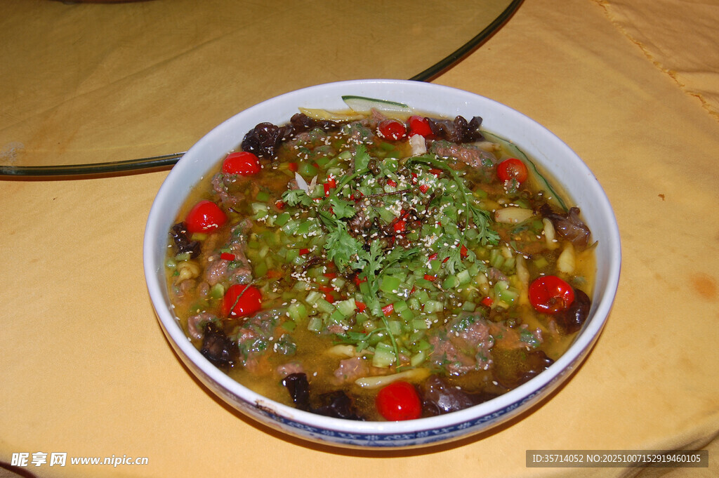 美味涼拌菜色彩豐富誘人