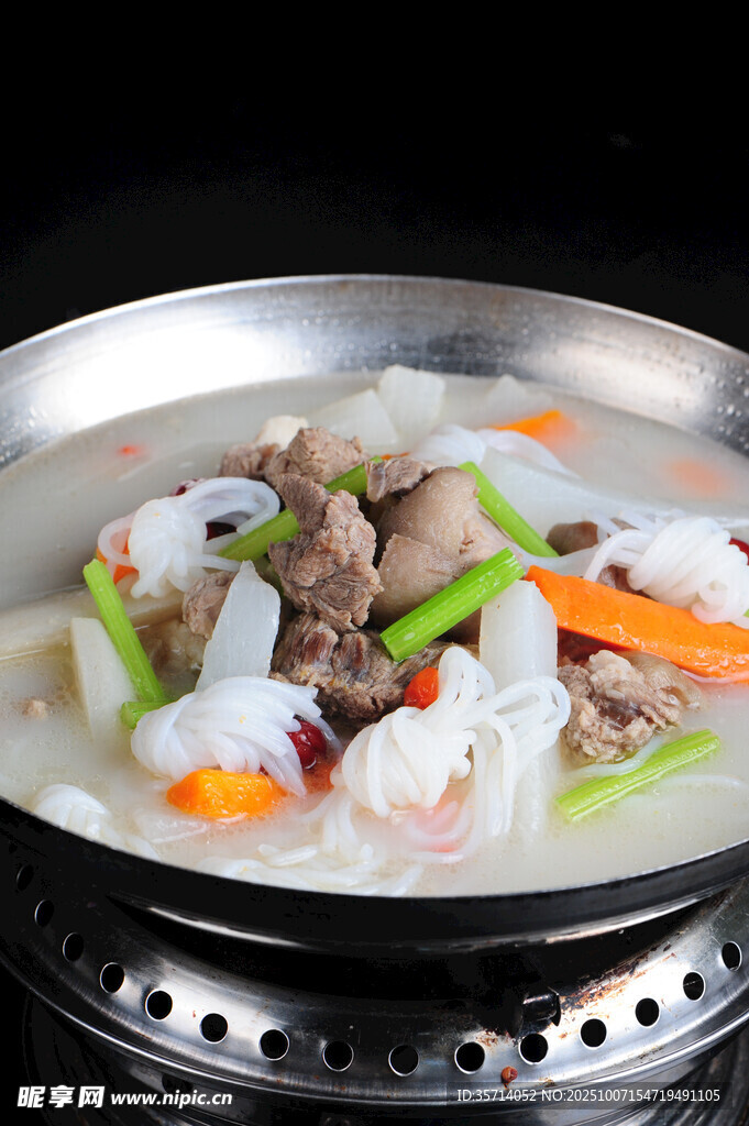 美味養(yǎng)生火鍋食材豐富