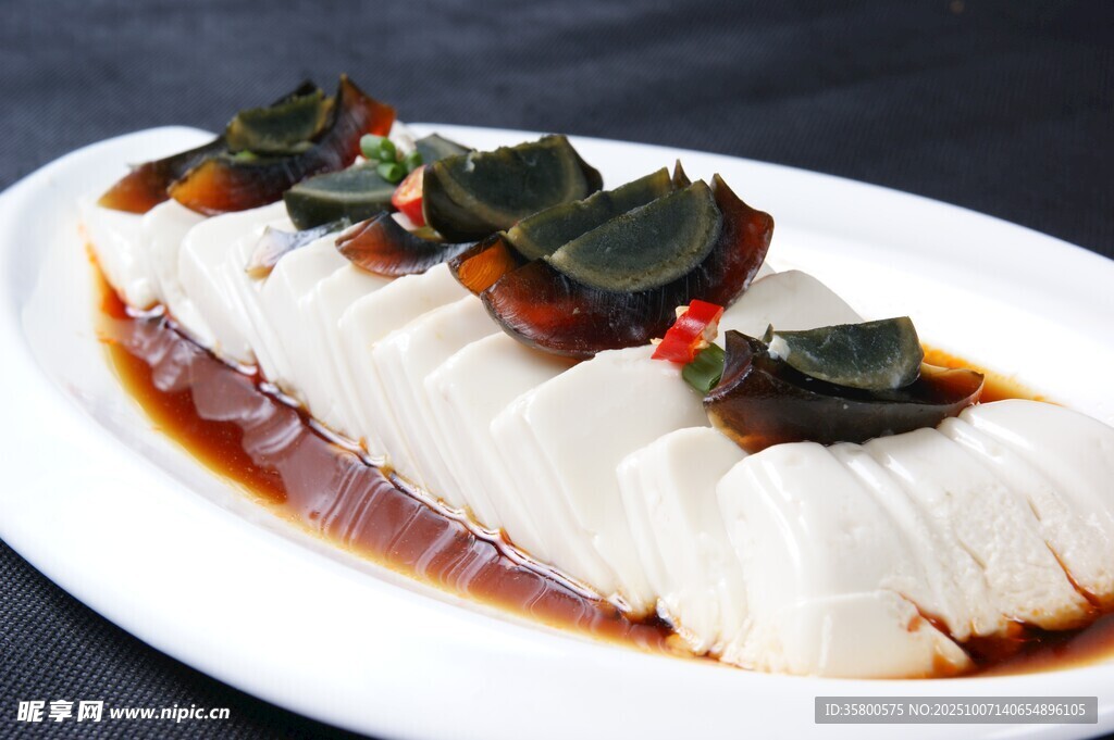 涼拌皮蛋豆腐