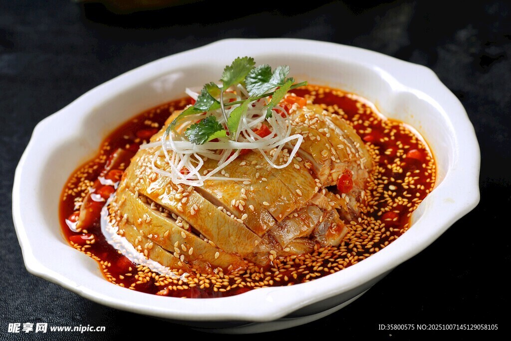 香辣腦花美食誘人呈現(xiàn)