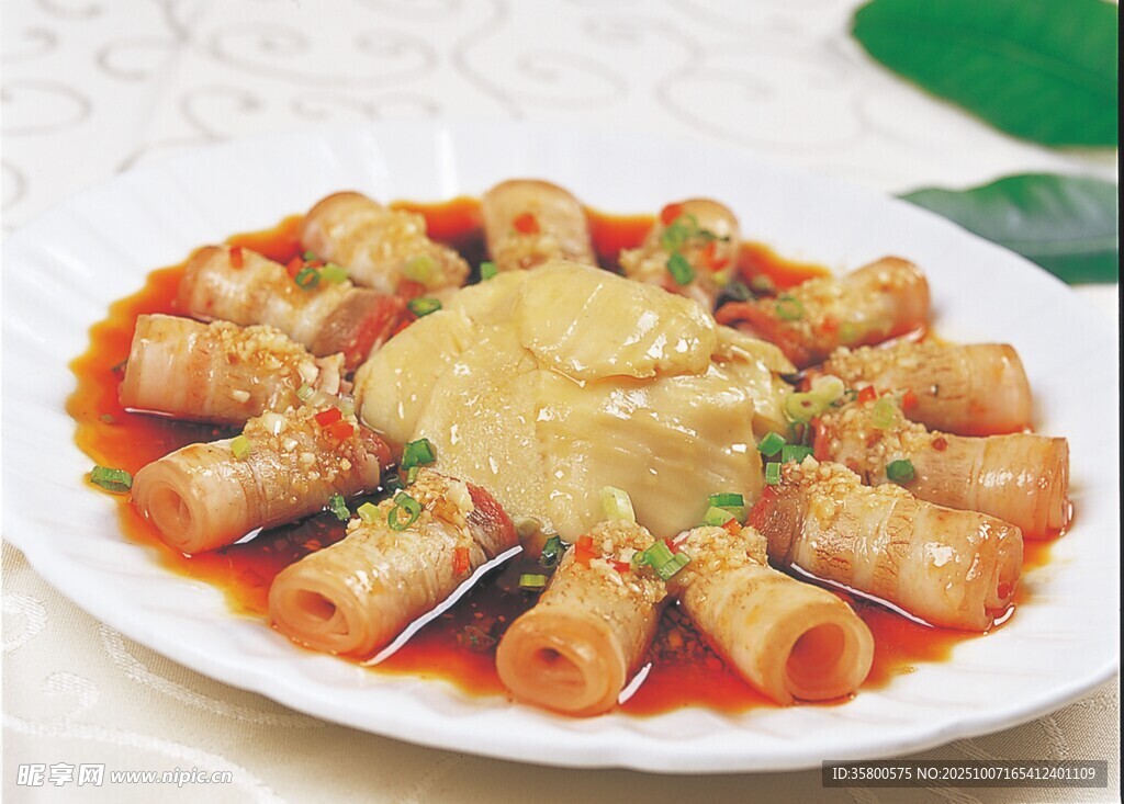 美味釀豆腐卷擺盤中