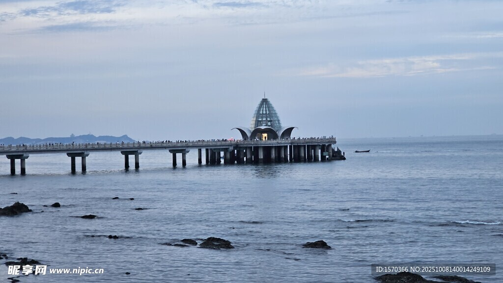 海邊棧橋美景