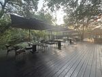 戶(hù)外木質(zhì)露臺(tái)休閑場(chǎng)景