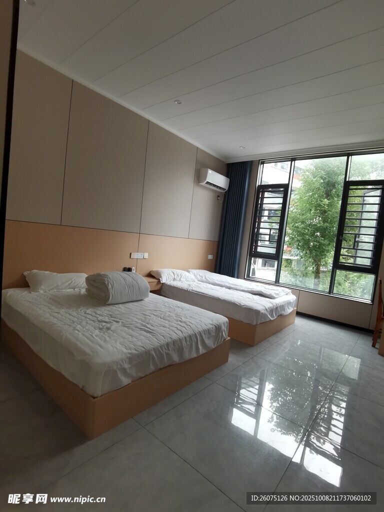簡(jiǎn)約雙床客房室內(nèi)場(chǎng)景