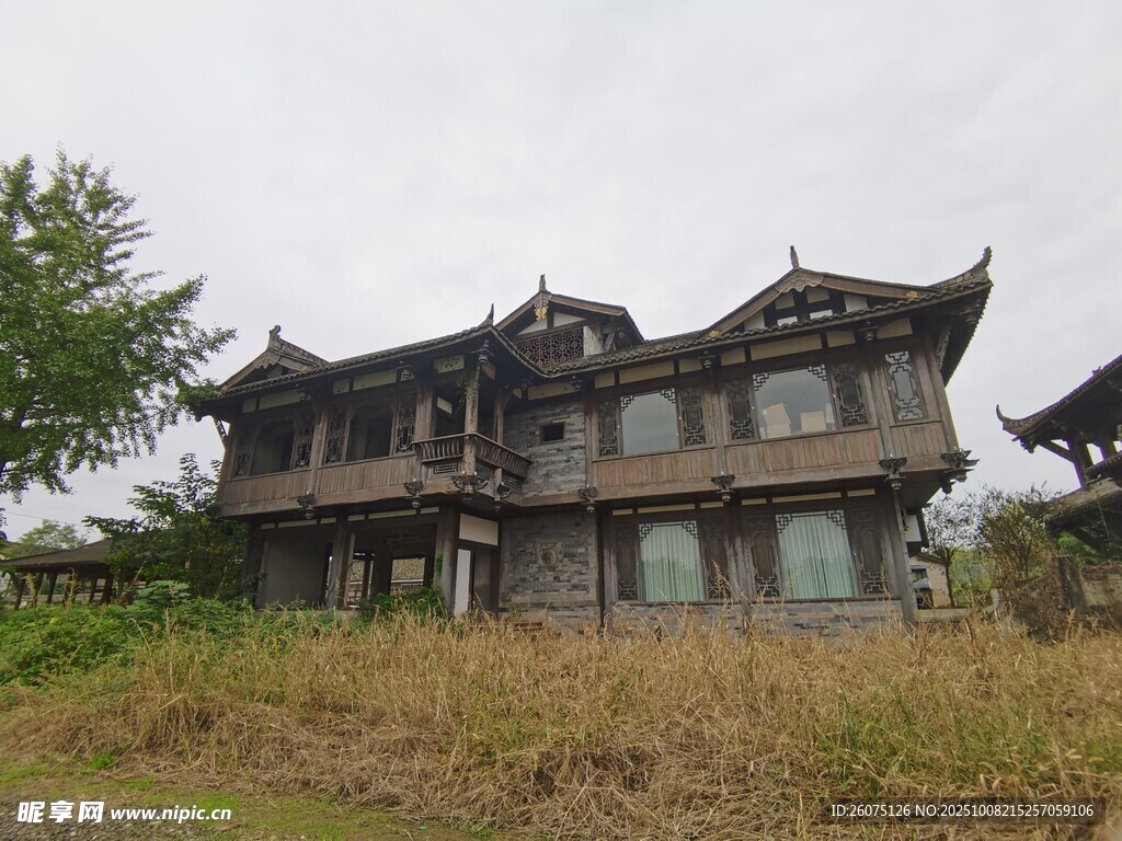 古老中式建筑盡顯歲月滄桑