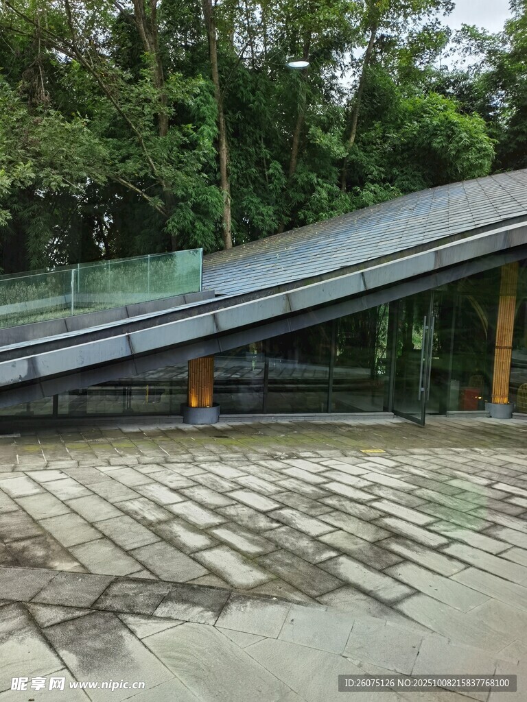 戶(hù)外斜坡玻璃廊橋景觀