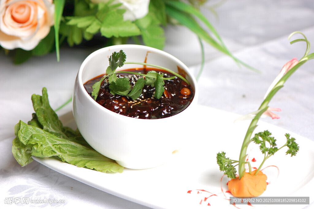 精致小碗裝特色調(diào)味醬料